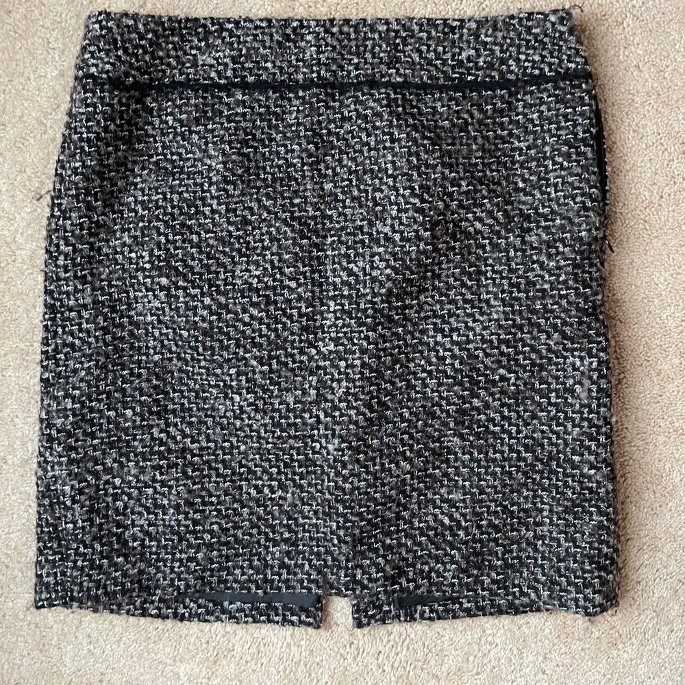Ann Taylor Black skirt